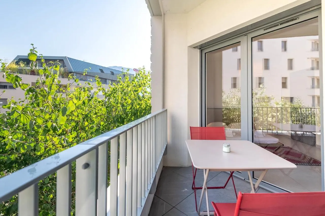 Charming Apartment With Balcony And Parking Near The Center Of Annecy 0*,