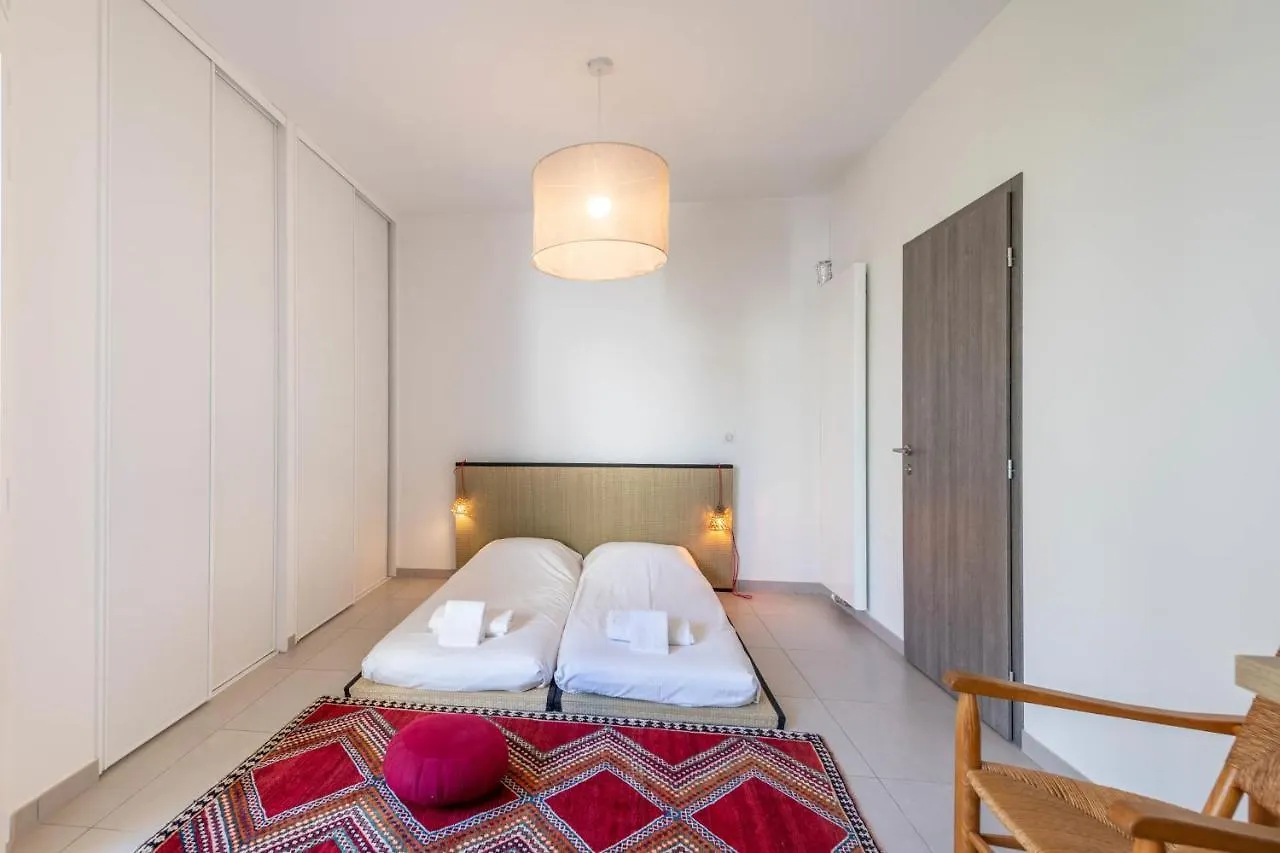 Charming Apartment With Balcony And Parking Near The Center Of Анси