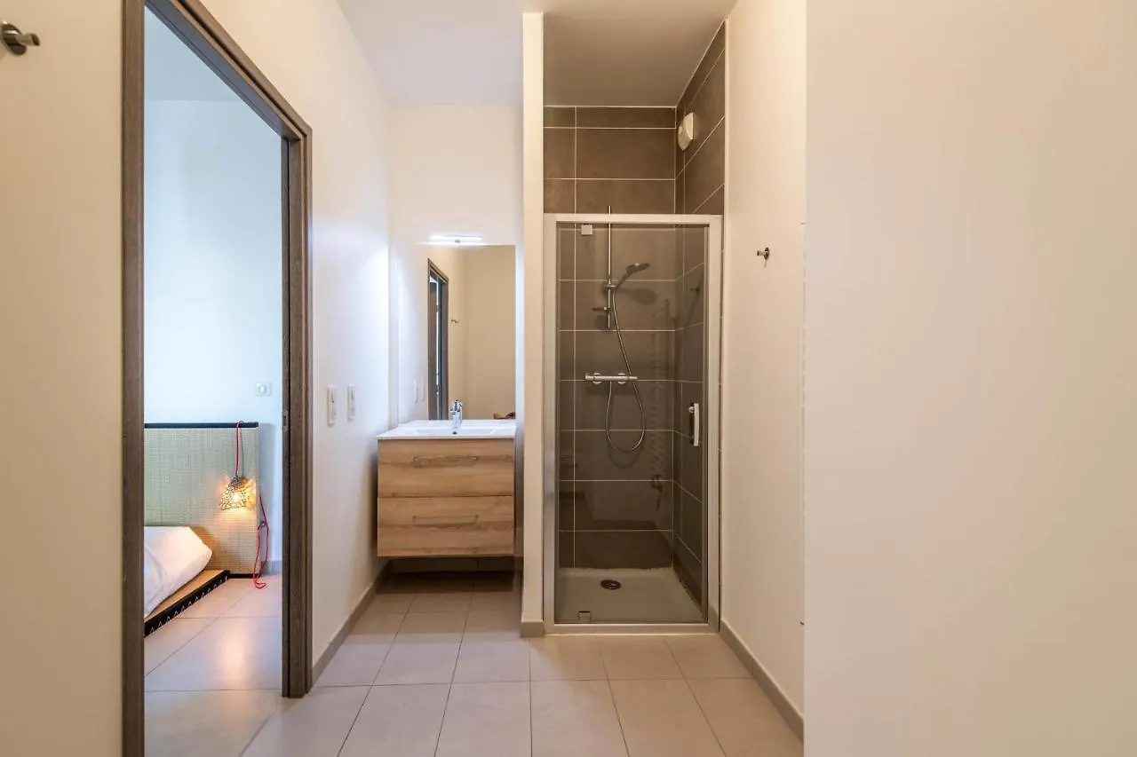 Charming Apartment With Balcony And Parking Near The Center Of Анси